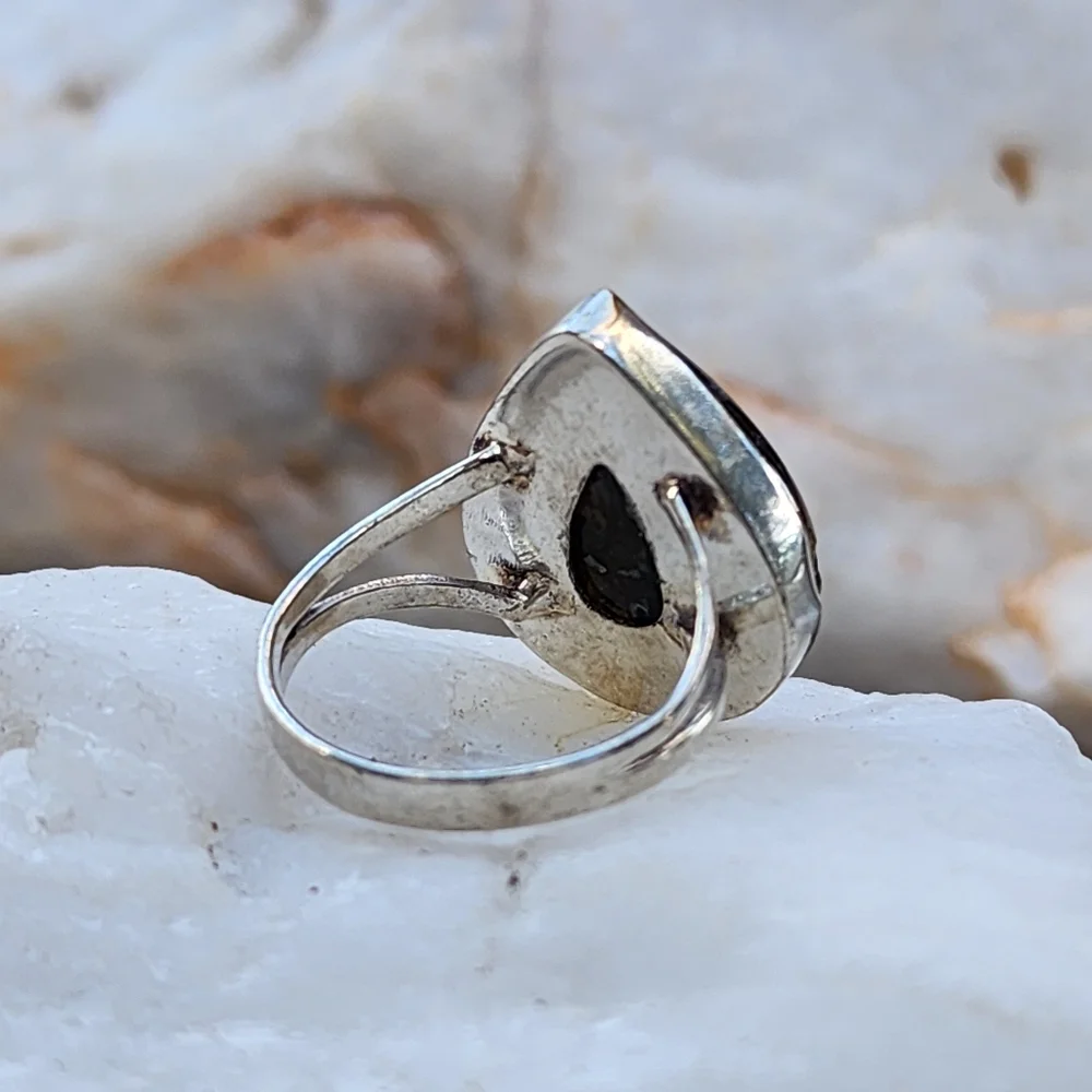 Genuine Labradorite Raw Cristal White Rhodium/925 Silver Ring